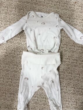 H&M White Baby One-Piece with Small Taupe Animal Motifs